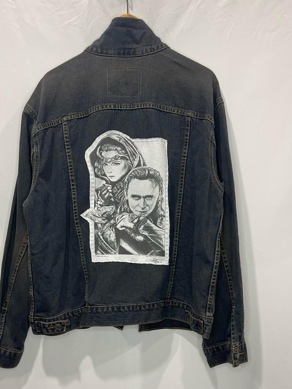 Loki Levis Denim Jacket With Dirty Wash Size L